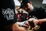 Gants de boxe No Boxing No Life or, étiquette blanche, en situation