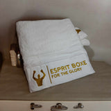 Serviette de bain boxe blanche pliée, marque Esprit Boxe brodée fil doré