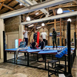 Ring de boxe de compétition en cours de montage