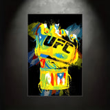 Tableau gant de MMA a doigts decouverts peint en jaune sur fond noir