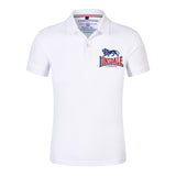Polo Lonsdale blanc, logo bicolore bleu et rouge