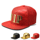 Casquette VIP rouge effet croco, et les trois coloris de la gamme