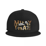 Casquette Muay Thai de face, combattant visible dans les lettres