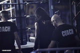 Sweat sans manche mexicain porté par un boxeur qui fait son entrée dans le ring