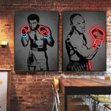 Tableau Mike Tyson de profil, gant en neon rouge, affiche dans un salon