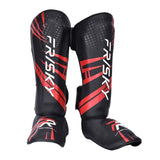Protège-tibia boxe thaï noir et rouge, coque et chausson de pied
