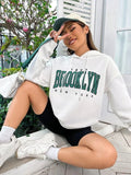 Sweat Brooklyn porté par une femme