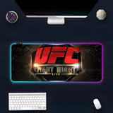 Tapis de souris UFC, UFC FIGHT NIGHT LIVE en rouge et doré sur fond sombre