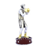 Statue de boxeur argent et doré, vue de l’autre côté