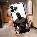 Coque iPhone Mike Tyson, torse et gants marron traités en volumes sombres sur cadre noir