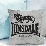 Housse de coussin Lonsdale gris béton, lion et lettrage LONSDALE LONDON noirs