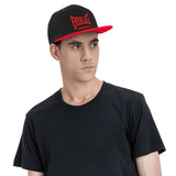 Casquette Everlast snapback portée, visière droite