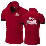 Polo Lonsdale rouge bordeaux à liserés noirs, petit logo poitrine et grand lion LONSDALE LONDON au dos