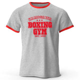 T-shirt ringer Kamogawa Boxing Gym gris chiné et rouge, lettrage collège rouge
