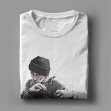 T-shirt au style Rocky Balboa plié, visuel photographique noir et blanc