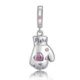 Pendentif gant de boxe plaqué argent, cœur rose taillé, quatre pierres rondes et bélière charm sertie