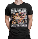T-shirt Shakur Stevenson noir coupe homme : SHAKUR et STEVENSON en lettrage chromé et collage de photos du boxeur