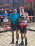 Sparring intense avec les gants Esprit Boxe noir et or