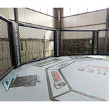 Cage MMA octogonale sur podium pour Fight Promotions
