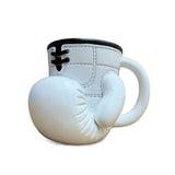Tasse gant de boxe blanche, lacets et bord de manchette noirs