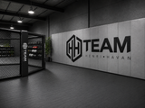 Panneaux muraux personnalisés avec logo Team HH (club de MMA)