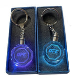 Porte-clés lumineux UFC en cristal, LED violette et cyan, taille à facettes de l'octogone