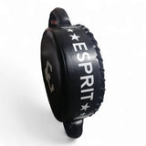 Bouclier rond Esprit Boxe vu de profil, 10 cm d'épaisseur, marquage ESPRIT et étoiles blanches sur la tranche, deux poignées en cuir épais