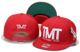 Casquette TMT rouge à imprimé billets et pièces
