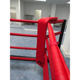 Corde de ring de boxe avec coin rouge assorti