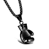 Pendentif gant de boxe finition gris anthracite, silhouette pleine polie miroir, sur sa chaîne gourmette
