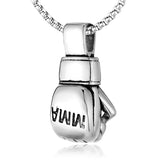 Pendentif gant MMA argenté, gravure MMA en creux noirci sur le dos du gant