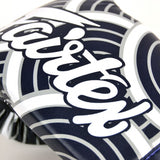 Gants de boxe Fairtex noir et blanc, détail du motif