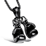 Pendentif paire de gants de boxe finition noire sur chaîne noire assortie