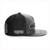 Casquette Rocky de profil, visière plate effet cuir
