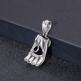 Pendentif main bandée de boxe seul sur sa bélière fixe
