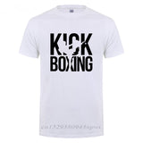 T-shirt Kick Boxing blanc, lettrage et combattant imprimés sur la poitrine