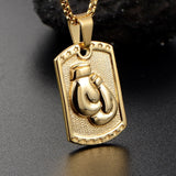 Pendentif boxe plaque militaire dorée, paire de gants en relief poli sur fond grainé