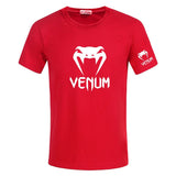 T-shirt Venum rouge : tête de serpent et lettrage VENUM blancs sur la poitrine, petit logo sur la manche