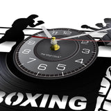 Horloge vinyle boxe, détail du cadran central et des aiguilles