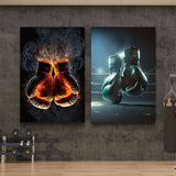 Tableau paire de gants de boxe en flammes, braises et fumee sur fond noir, affiche dans un salon