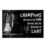 Tableau citation boxe, phrase en capitales blanches et boxeur de dos gants pendants, toile seule, sans cadre