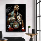 Tableau Mike Tyson portant les trois ceintures mondiales WBA WBC IBF, vue rapprochee de la toile