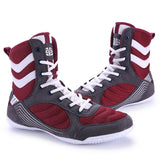 Chaussures de boxe bordeaux et gris, vue de trois quarts avant