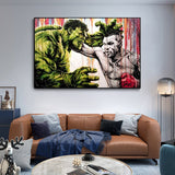 Tableau Mike Tyson vs Hulk, le boxeur envoie un direct au geant vert, format paysage, accroche dans une entree