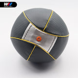 Valve de gonflage orange sur l'empiècement argenté de la poire de vitesse boxe noire