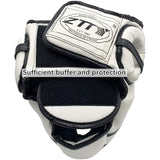 Casque de boxe intégral blanc et noir vu de trois quarts, cuir PU