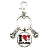 Porte-clés boxe cabochon verre et deux breloques gants, motif 9