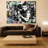 Tableau Mike Tyson en garde detoure sur collage de pages imprimees, format paysage, affiche dans un salon