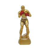 Statue de boxeur en garde, gants rouges, finition or